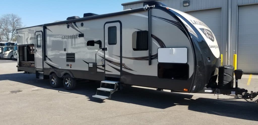 How Much Does a Travel Trailer Weigh? (January 2021) Prime Time Rv Lacrosse 339bhd Travel Trailer