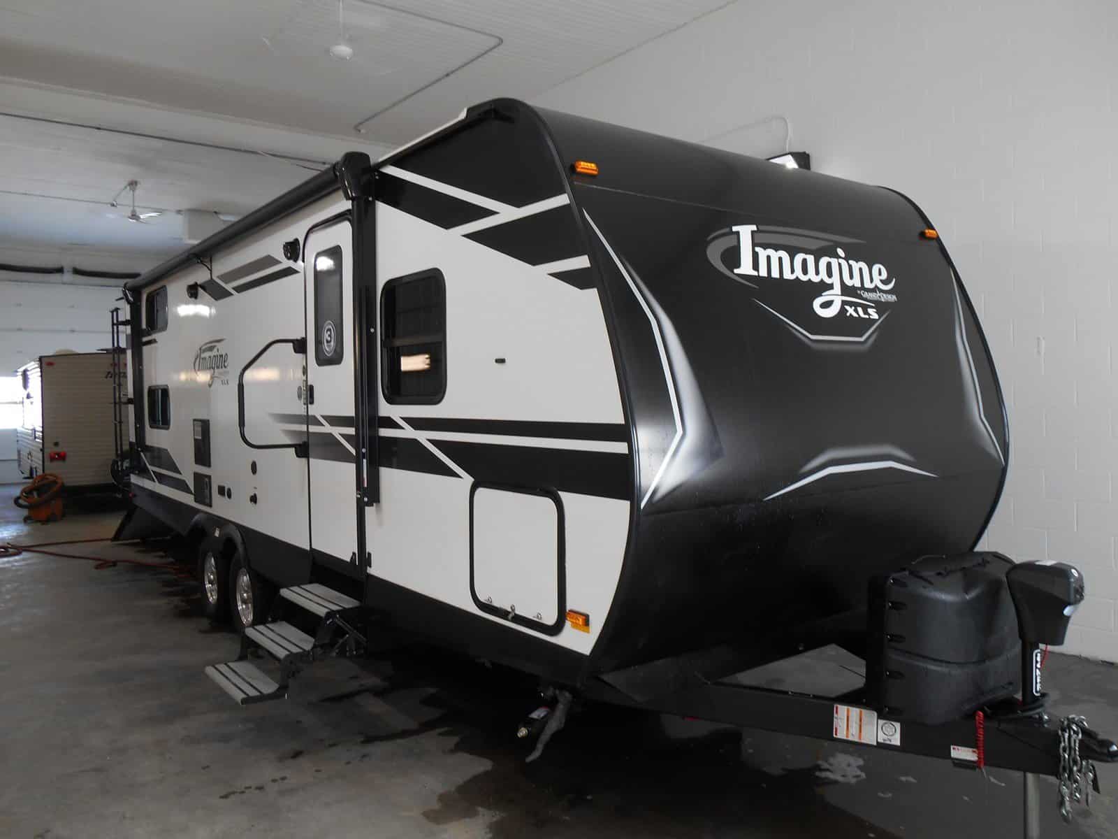 5 Best Travel Trailers with Murphy Beds (January 2021)