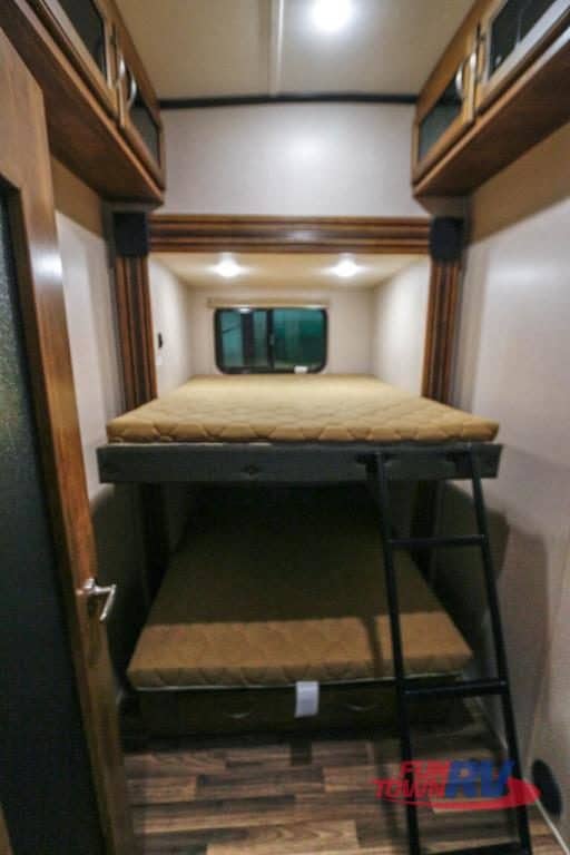 Coachmen Chaparral 360IBL Bunk Bed